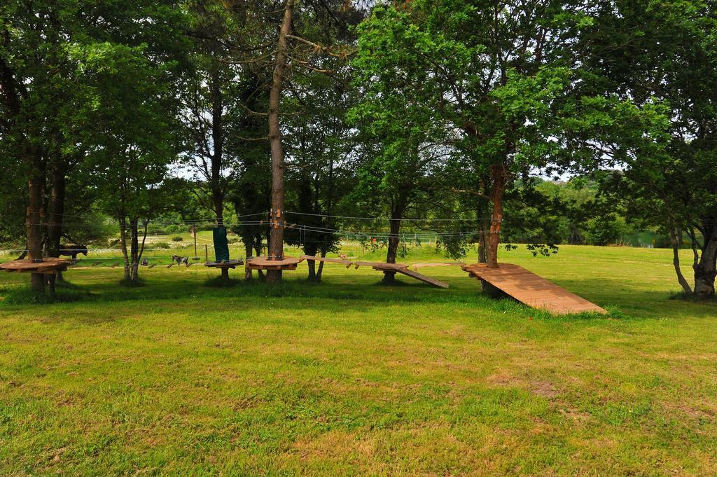 La Lande Du Moulin Hotel Sulniac Bagian luar foto
